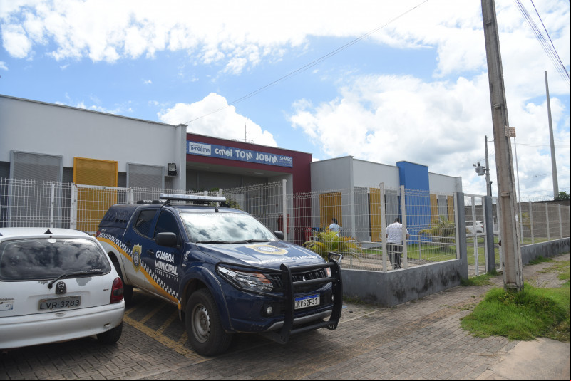 Pai de aluno tem ataque de fúria contra funcionários de creche na zona Leste de Teresina