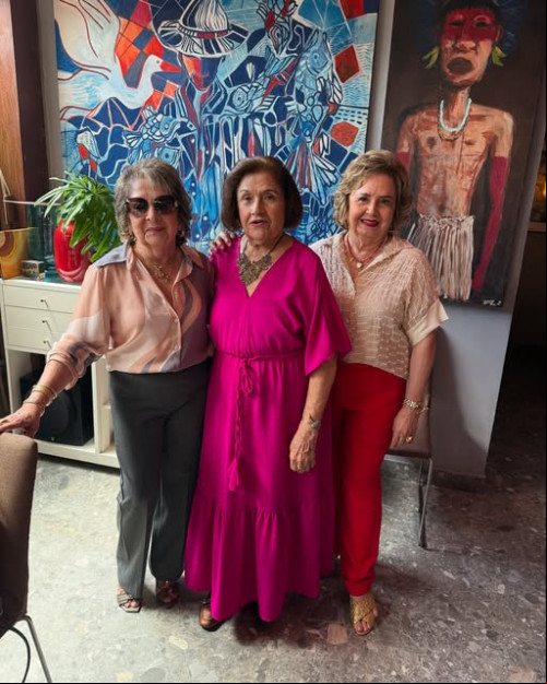 #ClubedoChá - Um click das queridas, a médica Iraydes Feitosa, que foi a anfitriã da reunião do Clube do Chá com as amigas Tálita Neiva, Vera Lobão. Chics!!! - (Arquivo Pessoal)