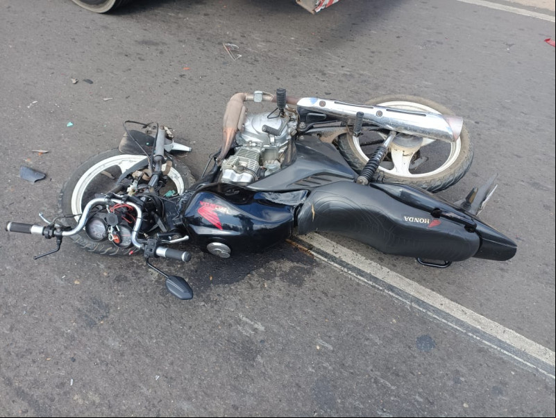 Motociclista morreu no local do acidente. - (Ascom PRF/PI)