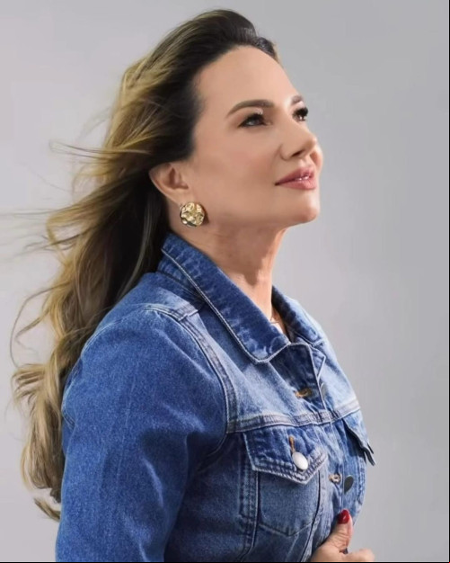 A empresária notável, Iraneide Reduzino Souza (proprietárias das Lojas União Calçados) no domingo que ou celebrou nova idade. Parabéns!!! - (Arquivo Pessoal)