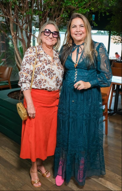#Amigas - Parabéns para a querida amiga Magnólia Soares de Macedo (12/7)!!! Fotos Tibério Hélio & Equipe. Chics!!! - (s Tibério Hélio & Equipe)