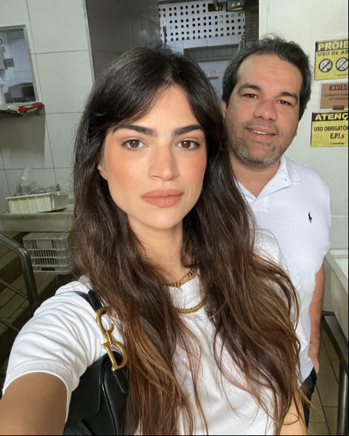 #Bodas - Um click dos empresários Rafael Freitas & Andressa Leão, que comemoram hoje (28) 11 Anos de Casados: do amor tem a belíssima filha Pietra. Chics!!! - (Arquivo Pessoal)