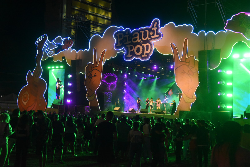Poesia Acústica sobe ao palco do Piauí Pop como primeira atração nacional do festival