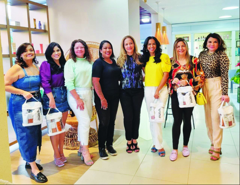 #OBoticário - Um click com as queridas Sana Moraes, Caroline Lacerda, Adriana Lemos, Jéssica Kelly, Adriana Lobão Veras, Stefhania Fernandes e Rackel Meneses em uma experiência com Match Nutrição Regeneradora, do Boticário, no Salão Trato Cabelos - by  Adriana Lobão Veras realizado em tarde de beleza. Chics!!! - (Arquivo Pessoal)
