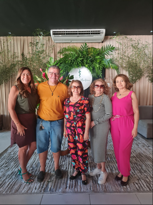 #Medicina - Feijoada em Buffet badalado para comemorar a Formatura em Medicina do querido amigo Thiago Monteiro. Um click da querida Josélia Dantas com os familiares reunidos. Chics!!! - (Arquivo Pessoal)