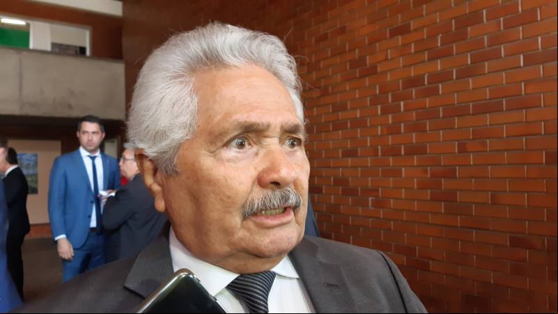 Elmano Férrer afirma que eleição proporcional se transformou em leilão