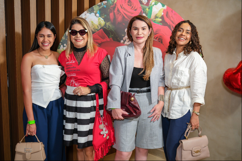 #AlmoçodasMães - Um click com as queridas Luma Rodrigues, Karine Barros Canabrava e Hérica Reis, no nosso evento Almoço Festivo - 'Mês das Mães'. Chics!!! - (Tibério Hélio)
