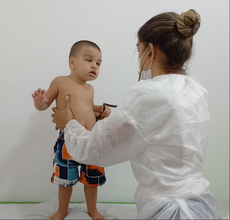 Mãe de criança parnaibana com câncer faz campanha para realizar tratamento no exterior