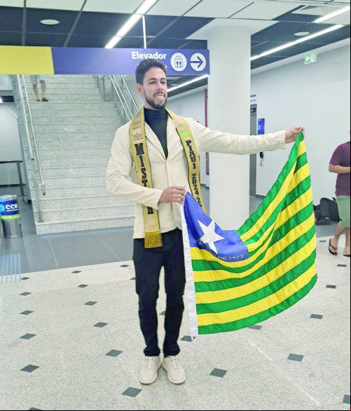 Victor Araújo(Mister Miguel Alves e Mister Piauí 2024)segunda-feira, embarcou rumo a Porto Alegre(RS), onde irá concorrer na próxima sexta(dia 13)ao título de Mister Brasil FNBI 2024. Desejamos Sucessos! - (Arquivo Pessoal)
