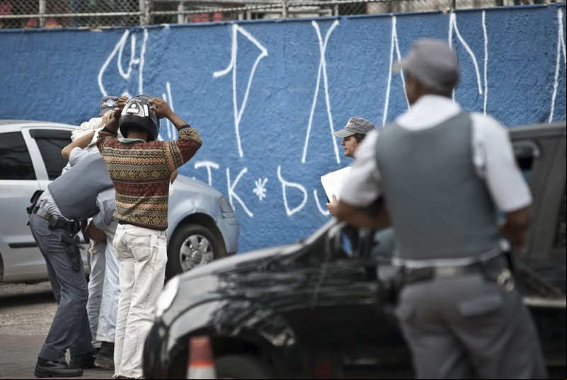 Abordagem policial motivada por cor da pele se torna ilegal no Brasil - (Arquivo Agência Brasil)