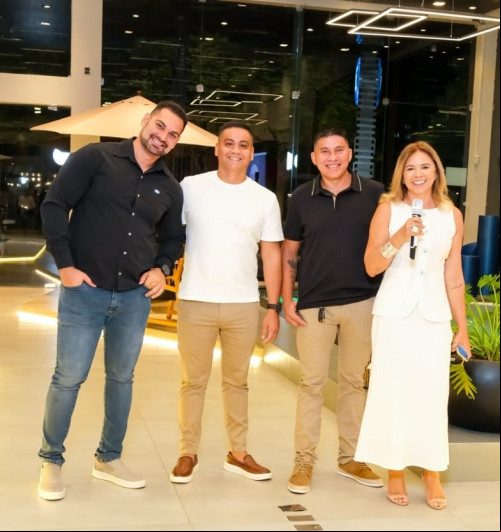 #TEDx TALKS + POOL - Click's do diretor Rômulo Tassoni e os empresários Leandro, Lúcio e Katya Cilene no primeiro TEDx TALKS + POOL - Loja de Piscinas iGUi Conceito Teresina - Chics!!! - (Divulgação)