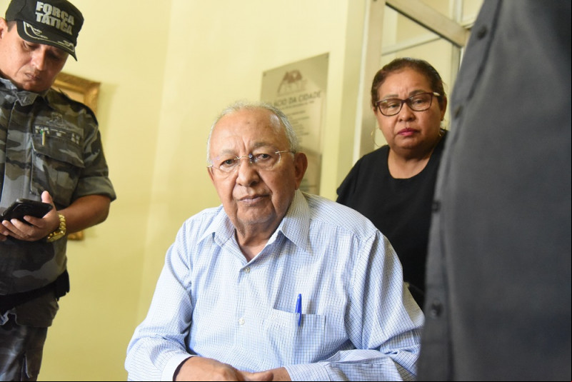 Prefeito de Teresina, Dr. Pessoa, durante entrevista na manhã desta quarta - (Assis Fernandes/ O DIA)