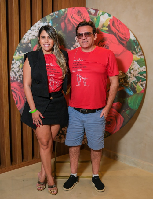 #AlmoçodasMães - Um click dos queridos Paula Jeanne Rosa & Marllos Sampaio, no nosso evento Almoço Festivo - 'Mês das Mães', no dia 24/5. Chics!!! - (Tibério Hélio)