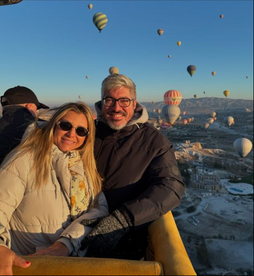 O m#Internacional - Um click dos queridos o médico Antônio Luiz Moreira Júnior e a fotógrafa Paula Moreira em eio pelo Balão na Capadócia. Chics!!! - (Arquivo Pessoal)