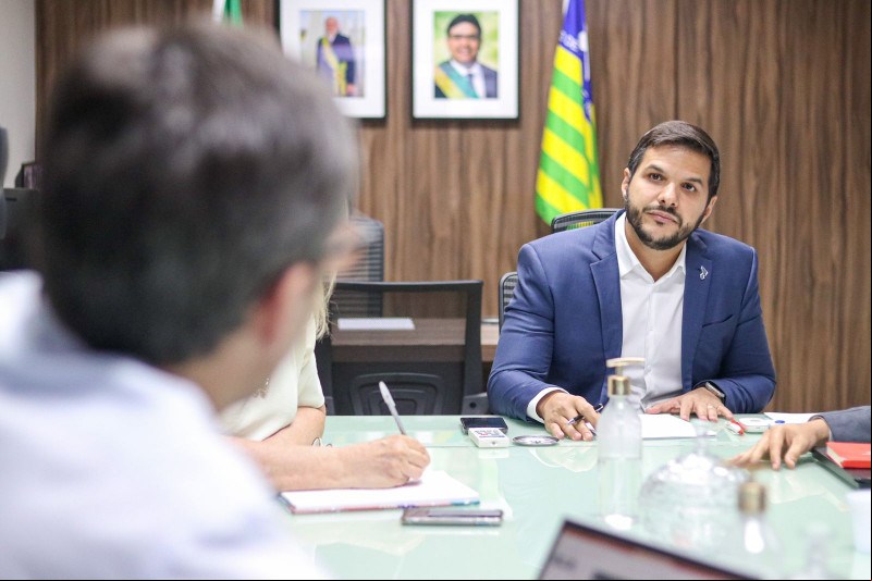 Reunião entre o secretário e a equipe - (Ascom SEDUC)