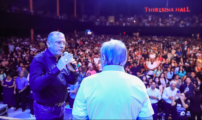 Silvio Mendes reforça aproximação com eleitorado evangélico em encontro das igrejas