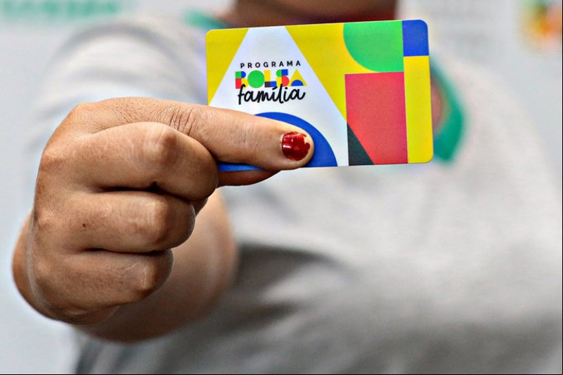 Bolsa Família: Governo altera regra de transição do benefício; veja o que muda
