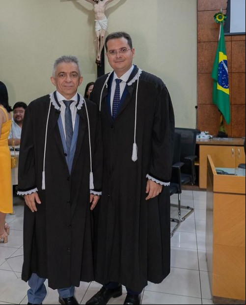 #Posse - Um click de José Maria de Araújo Costa e Fábio Leal da Silva Viana tomaram posse respectivamente como Juiz titular e Juiz substituto do TRE, para o Biênio 2024/2026. Chics!!! - (Divulgação)