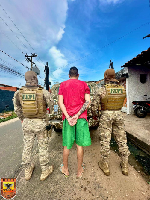 Homem suspeito de homicídio é preso pelo BEPI com arma de fogo em Teresina