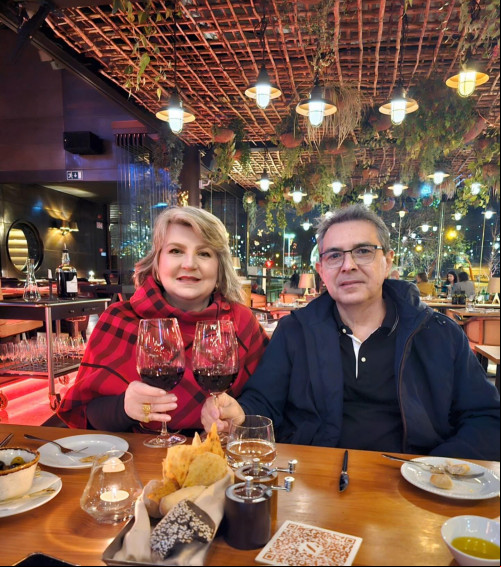 #Portugal - Um click dos queridos Liana Portela & Pedro Portela Filho que estão curtindo férias em Portugal / Lisboa. Chics!!! - (Divulgação)