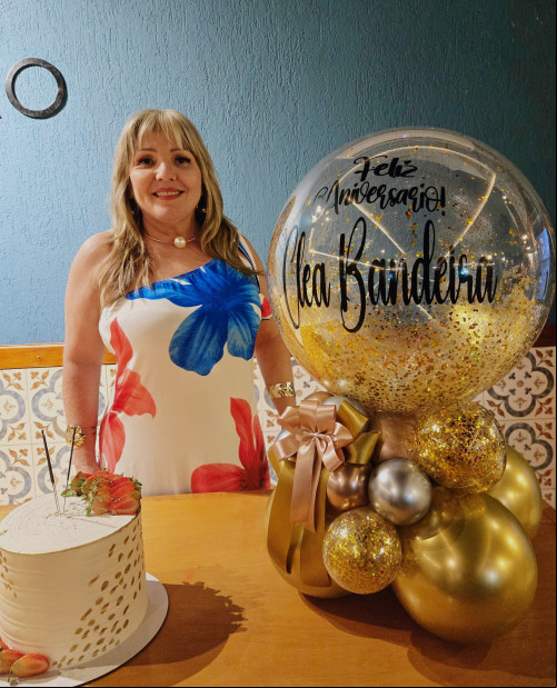 Parabéns para a querida professora e empresária - Clemilda Bandeira (5/2) comemorou a data com festa intimista em família