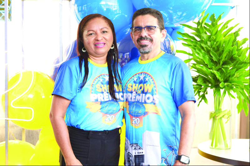 Casal empresário Quinha e José Augusto da Silva, segunda -feira festejou ao lado de clientes e funcionários, os 20 anos da Panificadora Delícia na cidade de União. - (Arquivo Pessoal)