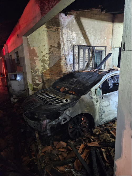 Incêndio atingiu residência no bairro Pirajá - (Reprodução/Whatsapp)