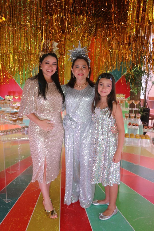 Valdenê Albino com a filha Roberta e a neta Joanna em festa de aniversário realizada no fim de semana