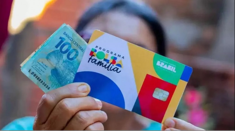 Bolsa Família: beneficiários começam a receber nesta segunda (17); confira calendário