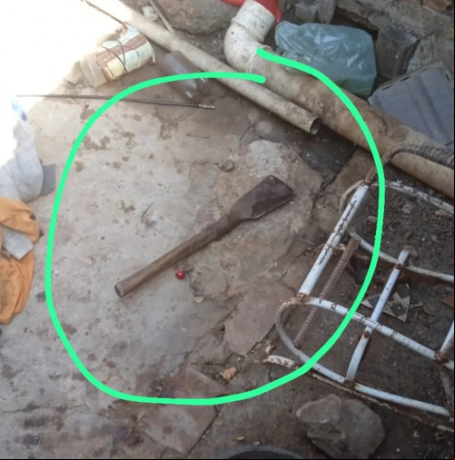 Arma utilizada durante foi crime ficou no local - (Divulgação/Polícia Militar)