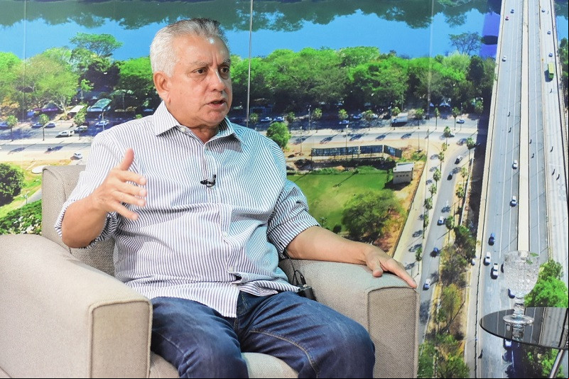‘A prioridade é asfaltar vias onde am ônibus’, diz Edimilson Ferreira