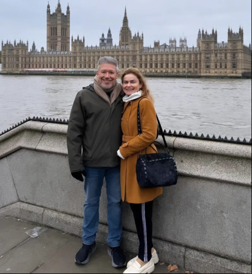 Parabéns para a querida @catarinanma!!! Comemora a data com o seu marido, o advogado @mariorobertoadv.  Chics!!! - (Luciêne Sampaio)