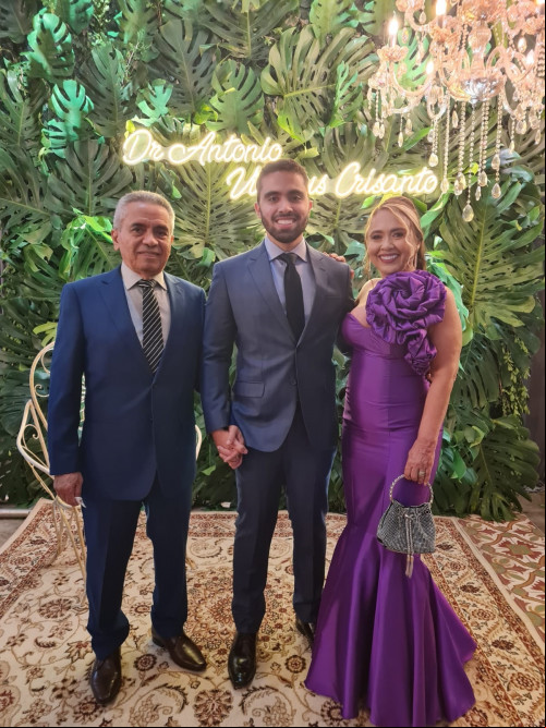 A Coluna Prisma mostrando os click's da Festa de Formatura em Medicina do Dr. Antônio Vinicius Crisanto