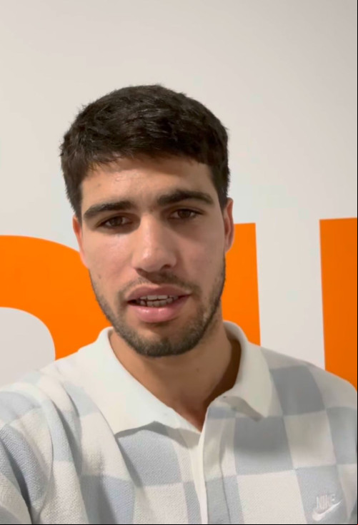 Alcaraz confirma lesão muscular e desiste do Masters de Madri 2025 - (@carlitosalcarazz/ Instagram)