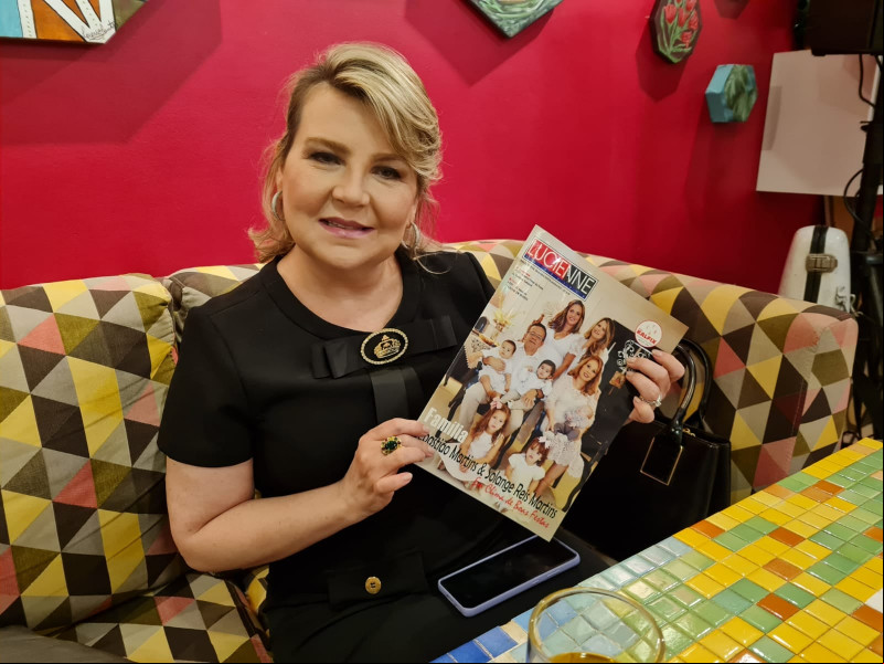 #Revista - Um click da querida advogada e professora Liana Portela com a edição da LUCIENNE EM REVISTA. Chics!!! - (Tibério Hélio)