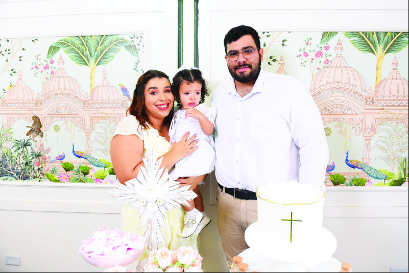 Ocorreu último sábado na Igreja de São José, o batizado da pequena Maria Alice, filha do Advogado Sérgio Motta Filho e da Advogada Rafaela Torres. - (Arquivo Pessoal)