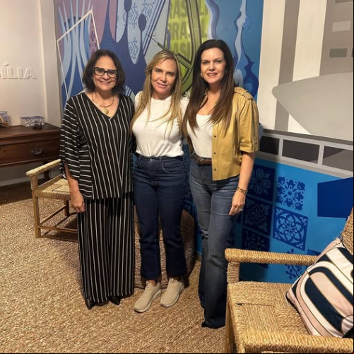 Amigas Celina Leão * Damaris Alves e Iracema Portella mulheres reunidas para conversar sobre o que mais amam política