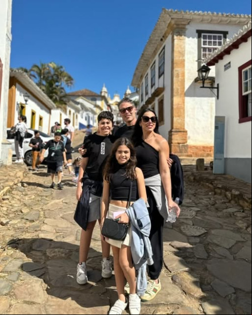 #Aniversário - Parabéns para o aniversariante de hoje (25); Luiz Felipe Macêdo Fortes!!! Que comemora seus 16 anos em grande estilo com os  seus pais, os empresários Guilherme Fortes e Mariana Macêdo Fortes, e da  irmã, Maria Alice. Chics!!! - (Arquivo Pessoal)