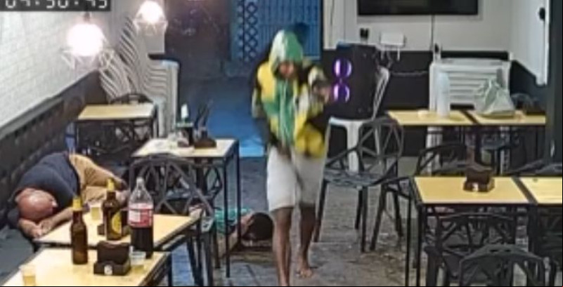 Um dos suspeitos já foi identif - ()