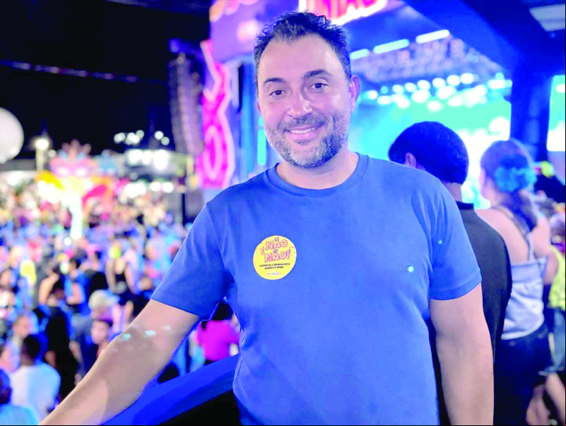 Deputado Federal Átila Filho, ontem celebrou mais um ano de vida ao lado de familiares.  E foi bastante cumprimentado pela data. - (Divulgação)