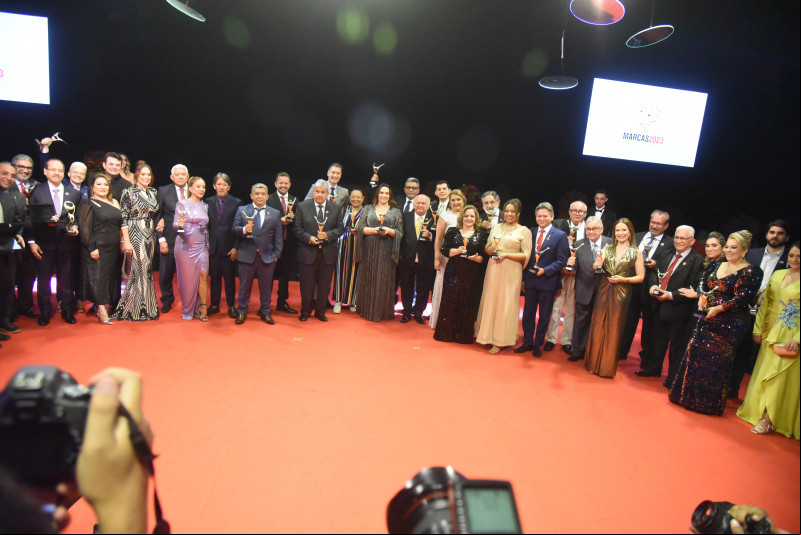 Marcas Inesquecíveis 2023 premia 32 empresas em noite histórica e de homenagens