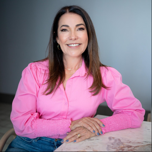 Parabéns para a querida diretora de istração e Finanças do Sebrae, Margarete Coelho!!! Linda & Chic!!!  - (Arquivo Pessoal)