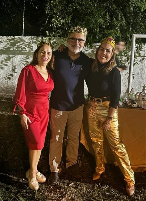 #Amigos - Um click dos amigos Eugênia Lima, Dr. Luiz Ayrton Santos Junior e Honorina Pães Landim em festa animada. Chics!!! - (Divulgação)