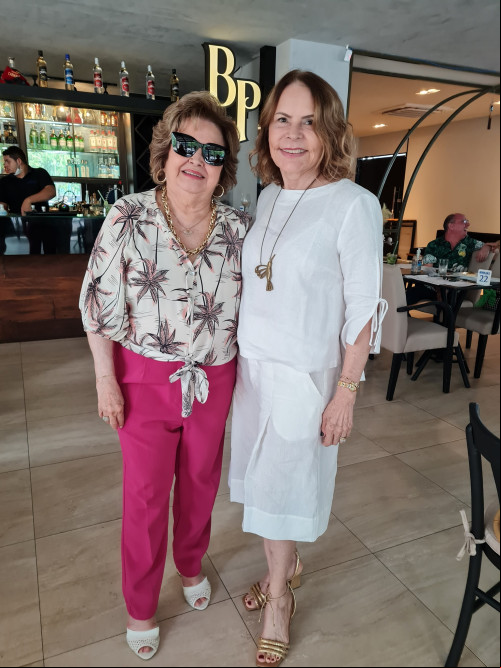  #Migas - Um click das queridas Vera Lobão e Rosa Linhares em #tbt de reunião animada. Chics!!! - (Luciêne Sampaio)