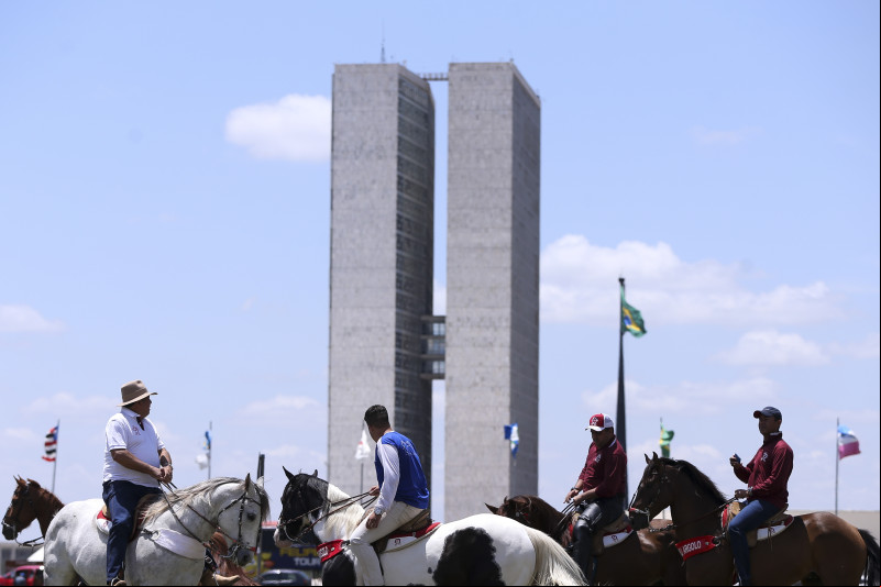 STF mantém validade da emenda constitucional que legalizou a vaquejada