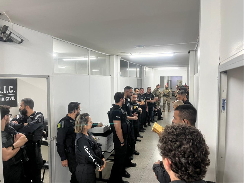Oito suspeitos de aplicarem golpe do "falso parente" são presos pela polícia do Piauí