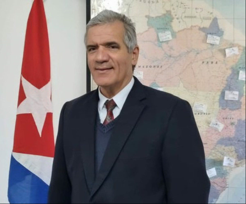 Embaixador cubano recebe título de cidadania piauiense na Alepi