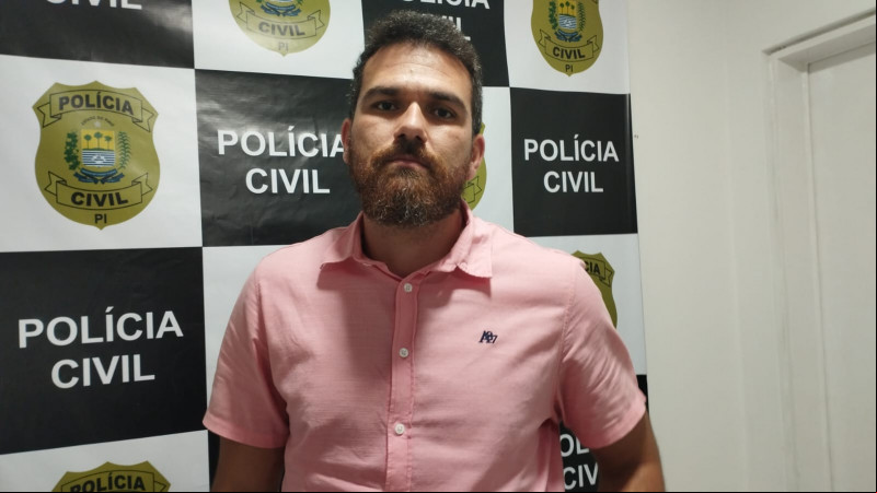 O delegado Célio Benício afirmou que as lesões sofridas por Anna Kerolayne eram marcas - (Tony Silva/O DIA TV)