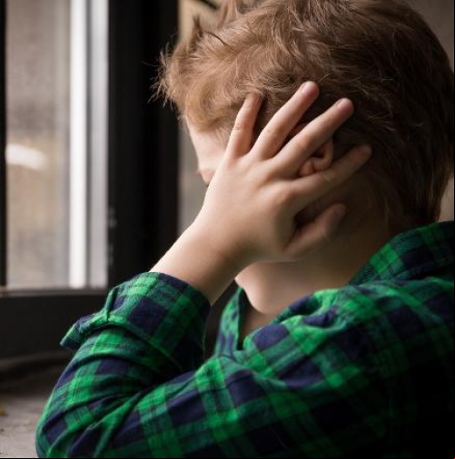 Crianças com autismo são particularmente sensíveis a estímulos sensoriais  - (Freepik)