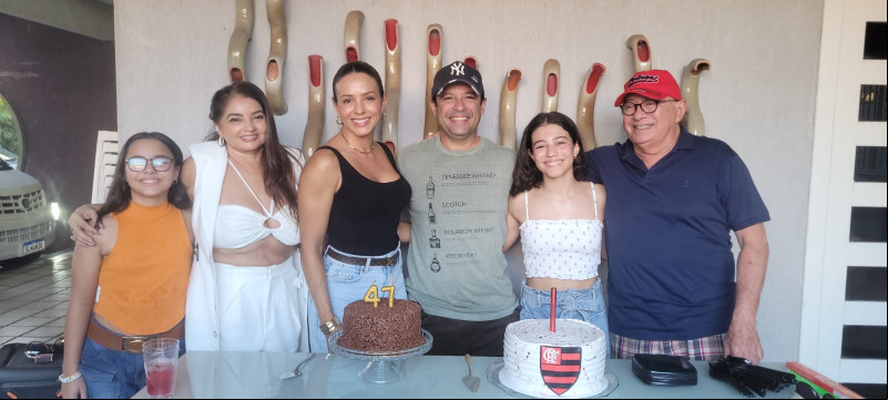 #Teretetê - Parabéns para o meu querido amigo das antigas - Stefano Oliveira (29/5)!!! Que reuniu na tarde de 25/5 a nossa turma das antigas para comemorar em grande estilo o seu já famoso aniversário badalado. Chics!!! - (Luciêne Sampaio)